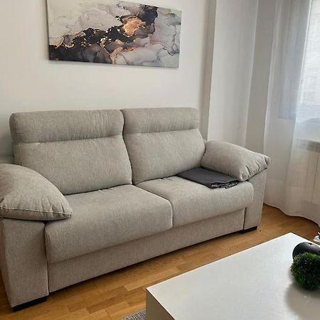Studio 14 + Garaje Incluido. Nuevo, Elegante, Acogedor. Haro Buitenkant foto