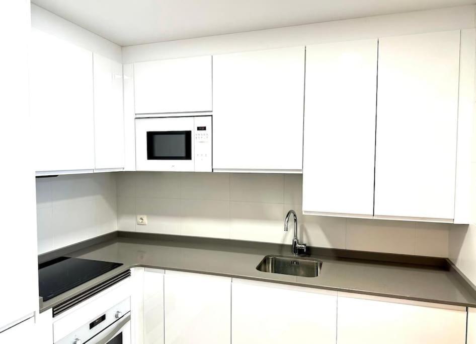 Studio 14 + Garaje Incluido. Nuevo, Elegante, Acogedor. Haro Buitenkant foto