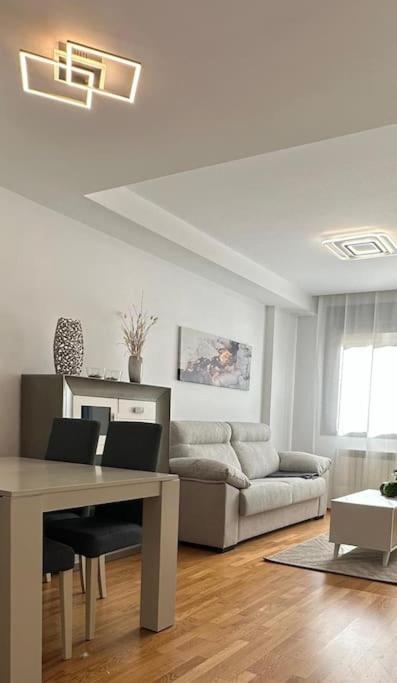 Studio 14 + Garaje Incluido. Nuevo, Elegante, Acogedor. Haro Buitenkant foto