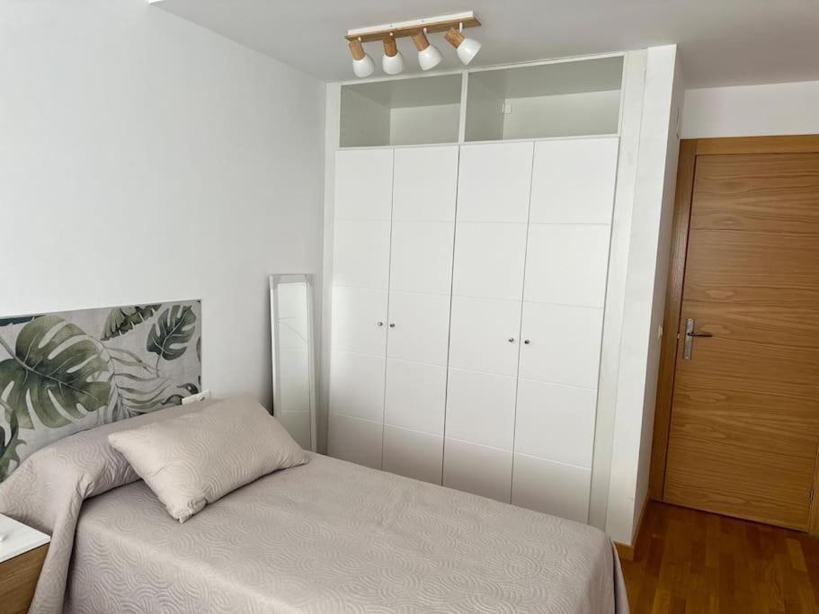 Studio 14 + Garaje Incluido. Nuevo, Elegante, Acogedor. Haro Buitenkant foto