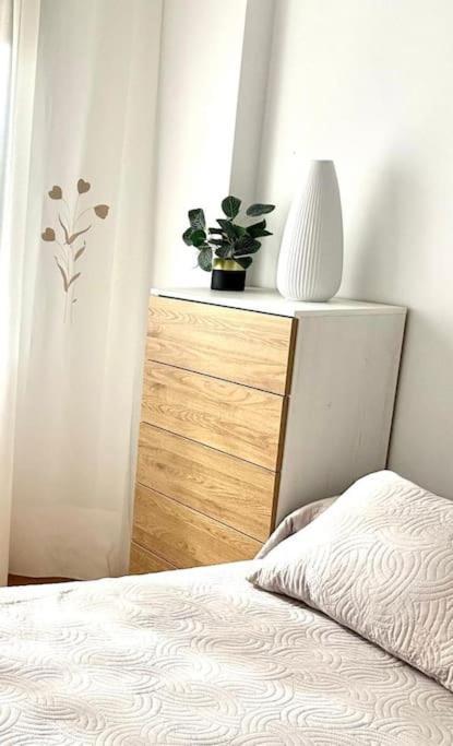 Studio 14 + Garaje Incluido. Nuevo, Elegante, Acogedor. Haro Buitenkant foto